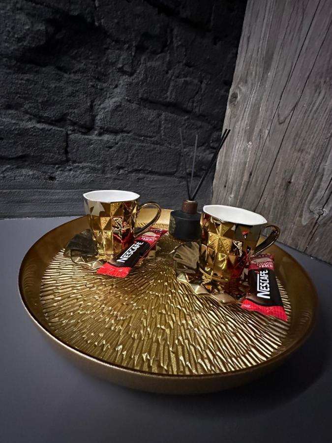 Darkhouse Versace Gold 우치 외부 사진